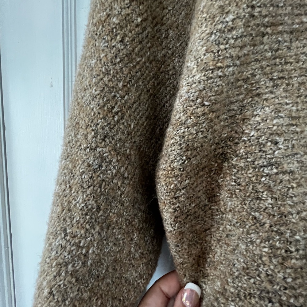 Cropped grey sweater!